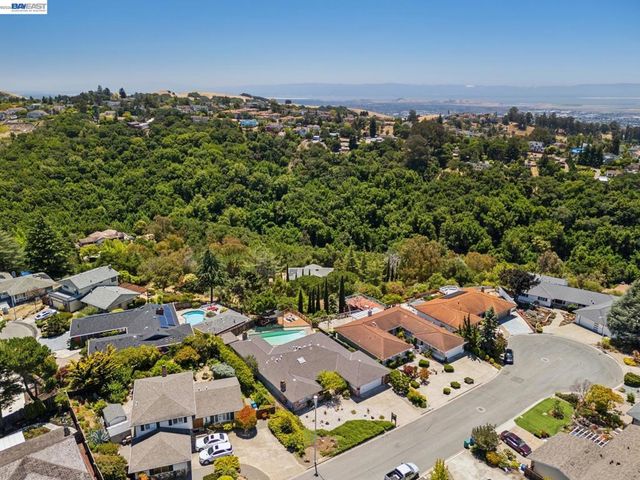 26918 Claiborne Ct, Hayward, CA 94542
