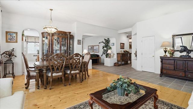 2271 Robert Gabriel Dr, Tracy, CA 95377