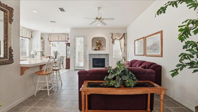 2271 Robert Gabriel Dr, Tracy, CA 95377