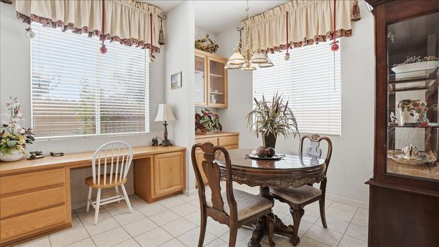 2271 Robert Gabriel Dr, Tracy, CA 95377