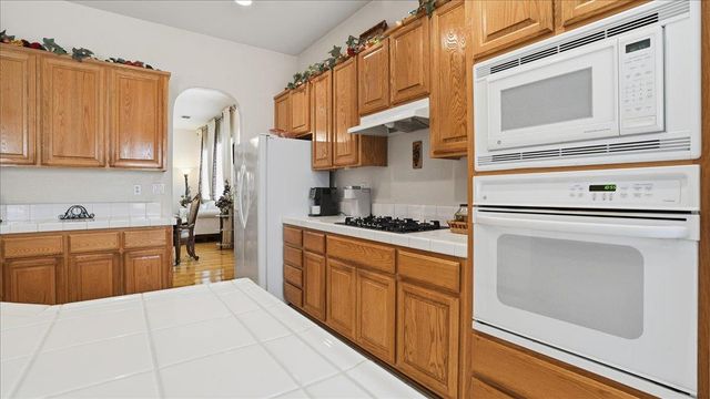 2271 Robert Gabriel Dr, Tracy, CA 95377