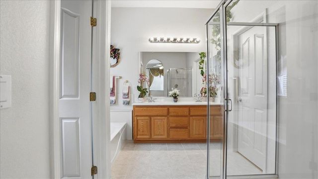 2271 Robert Gabriel Dr, Tracy, CA 95377