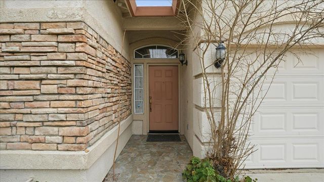 2271 Robert Gabriel Dr, Tracy, CA 95377