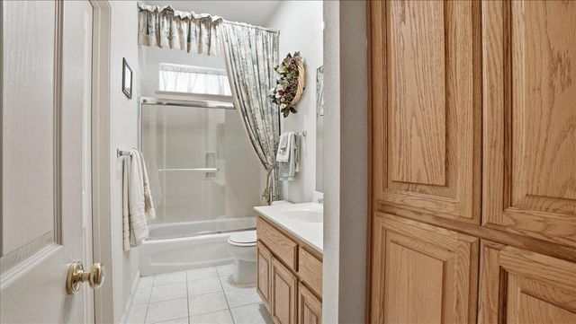 2271 Robert Gabriel Dr, Tracy, CA 95377