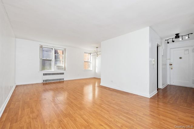 67-10 108th Street 4A, Forest Hills, NY 11375