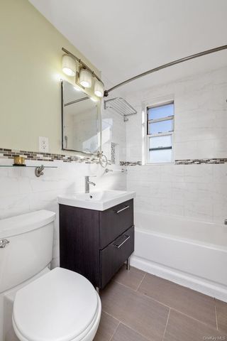 67-10 108th Street 4A, Forest Hills, NY 11375