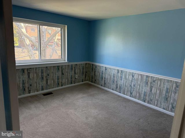 3 PALADIN DR, Wilmington, DE 19802