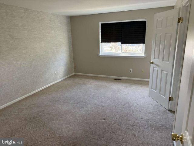 3 PALADIN DR, Wilmington, DE 19802