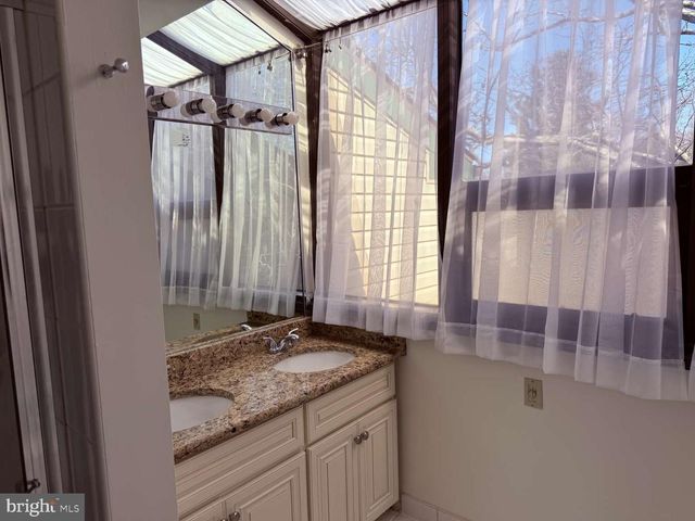 3 PALADIN DR, Wilmington, DE 19802