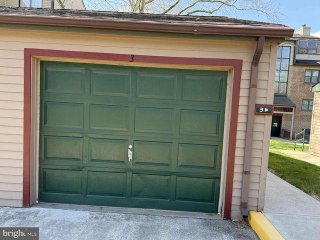 3 PALADIN DR, Wilmington, DE 19802