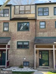 3 PALADIN DR, Wilmington, DE 19802