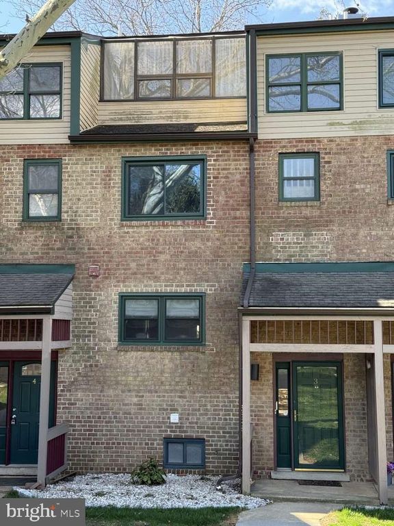 3 PALADIN DR, Wilmington, DE 19802