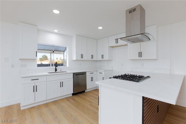 2152 Running River Road, Henderson, NV 89074