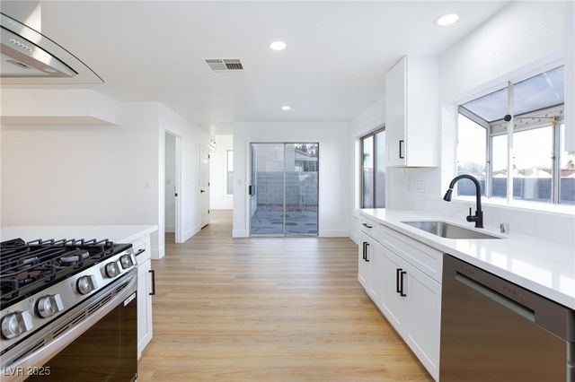 2152 Running River Road, Henderson, NV 89074