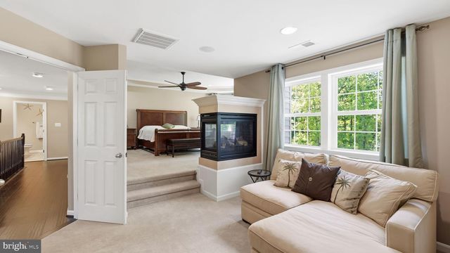 8025 SIDE HILL DR, Warrenton, VA 20187