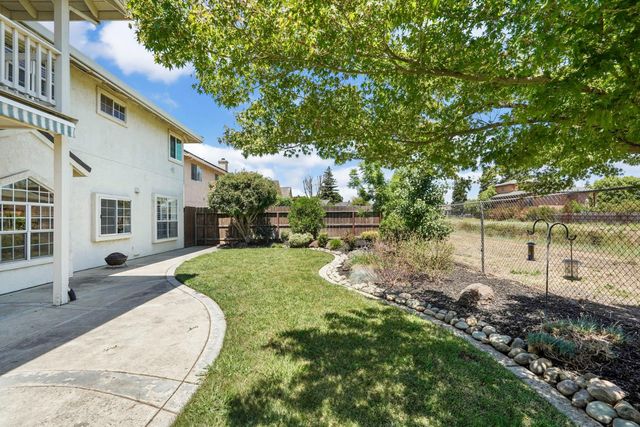 18432 Ironstone St, Woodbridge, CA 95258