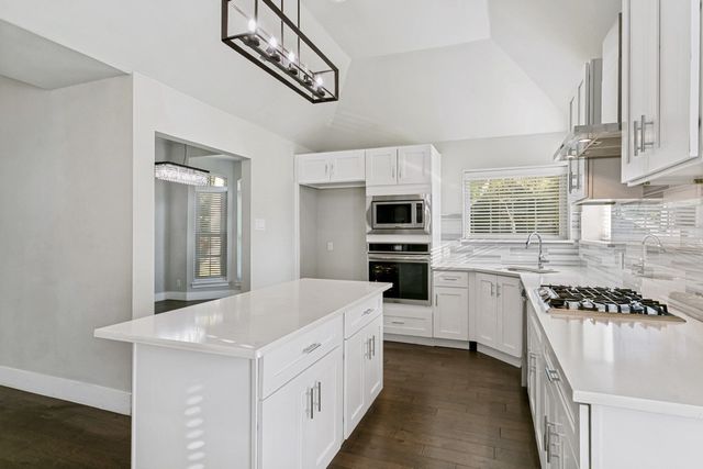 2901 Woodland Hills Drive, Grapevine, TX 76051