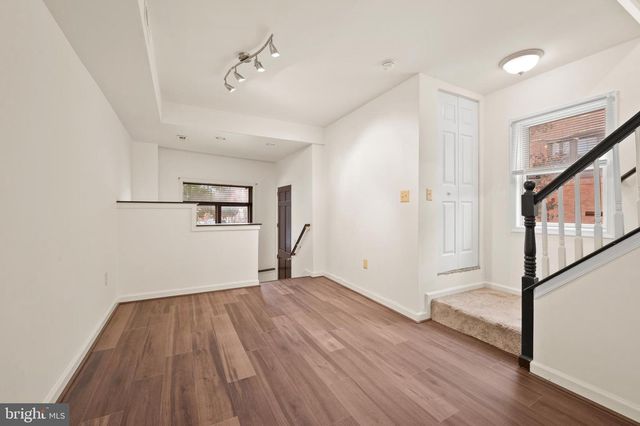 901 W BARRE ST, Baltimore, MD 21230