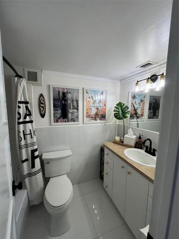 2029 N Ocean Boulevard 303, Fort Lauderdale, FL 33305