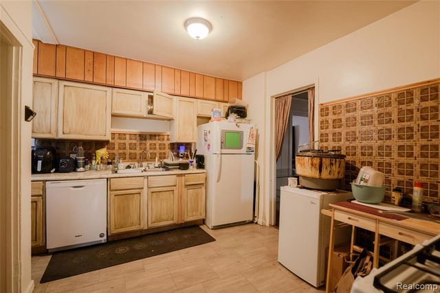 15304 Rutherford Street, Detroit, MI 48227