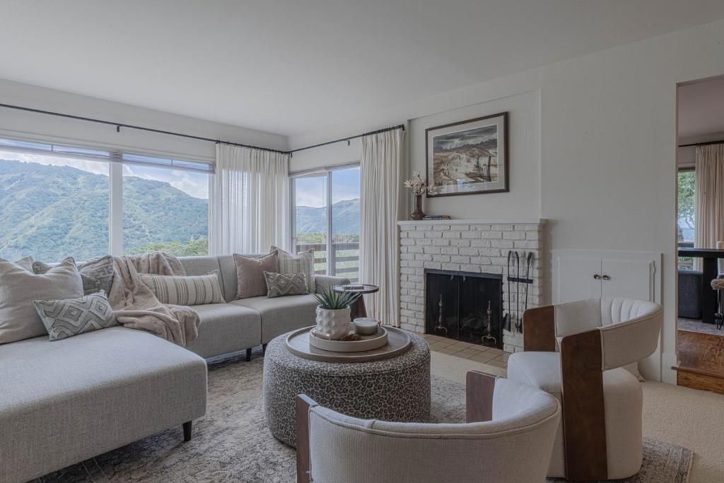 Image 9 of property listing at 195 Laurel Drive, Carmel Valley, CA 93924