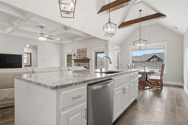 14128 N 70th East Avenue, Collinsville, OK 74021