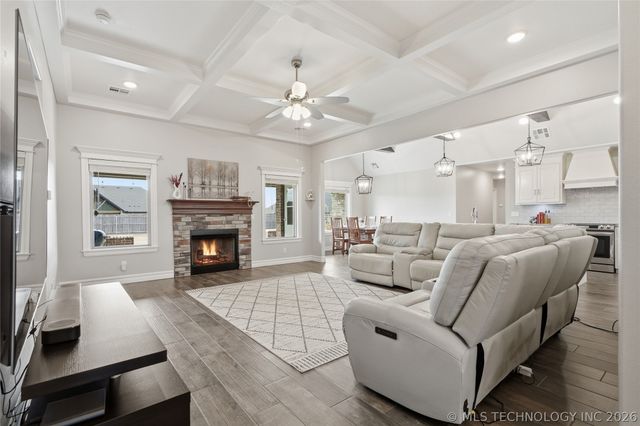 14128 N 70th East Avenue, Collinsville, OK 74021