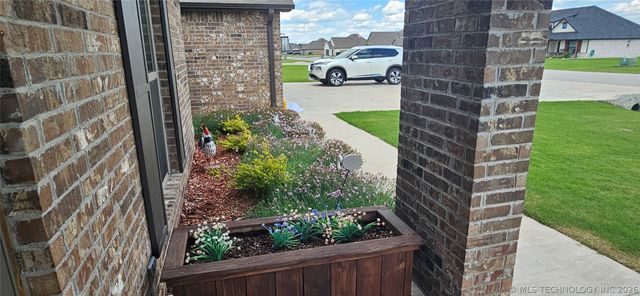 14128 N 70th East Avenue, Collinsville, OK 74021