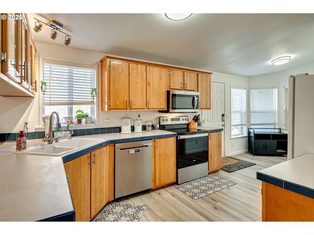 5606 Ne 68TH St, Vancouver, WA 98661