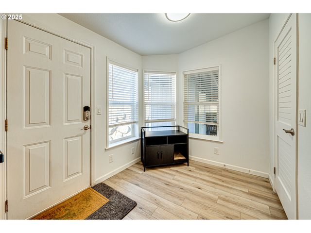 5606 Ne 68TH St, Vancouver, WA 98661