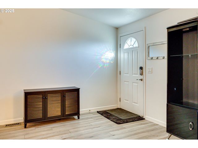 5606 Ne 68TH St, Vancouver, WA 98661