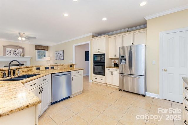 3439 Twelve Oaks Place, Charlotte, NC 28270