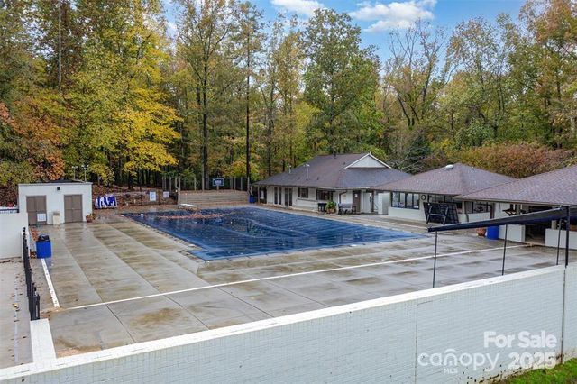 3439 Twelve Oaks Place, Charlotte, NC 28270