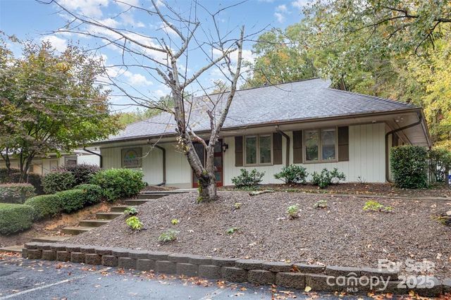 3439 Twelve Oaks Place, Charlotte, NC 28270