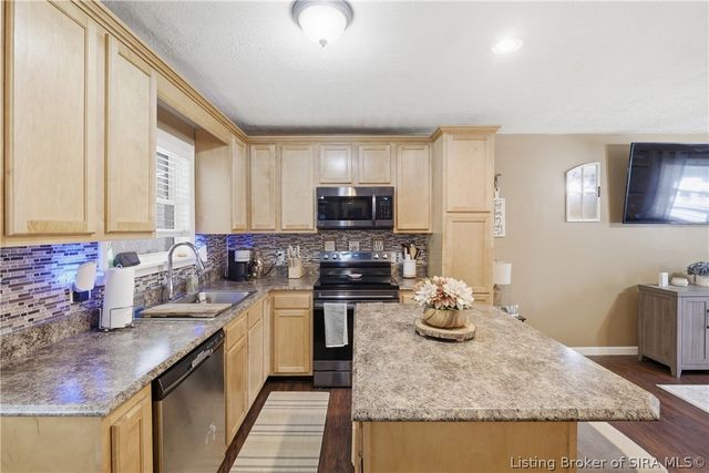501 Circle Drive, Sellersburg, IN 47172