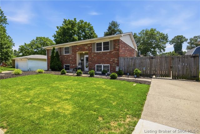 501 Circle Drive, Sellersburg, IN 47172