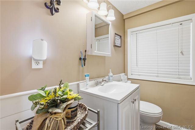 501 Circle Drive, Sellersburg, IN 47172