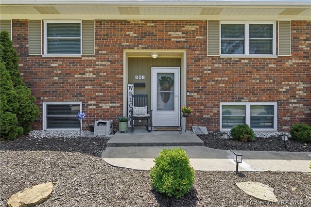 501 Circle Drive, Sellersburg, IN 47172