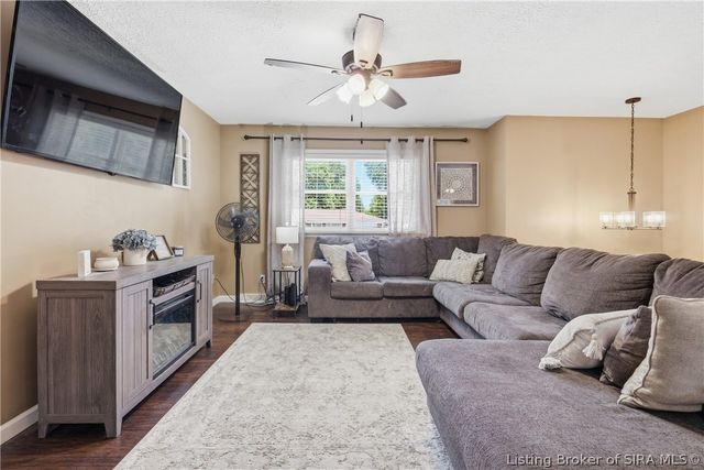 501 Circle Drive, Sellersburg, IN 47172