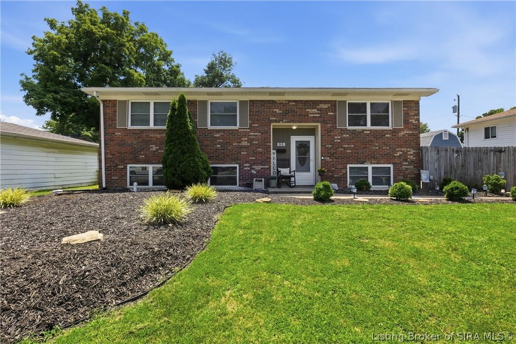501 Circle Drive, Sellersburg, IN 47172