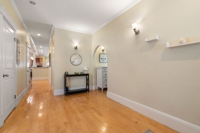 41 Farragut 1, Boston, MA 02127