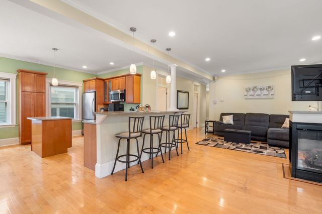 41 Farragut 1, Boston, MA 02127