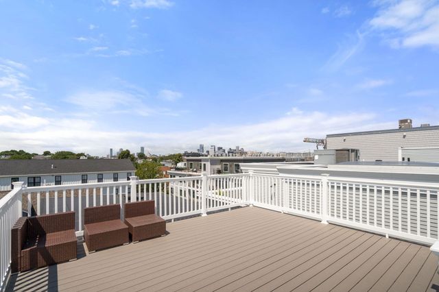 41 Farragut 1, Boston, MA 02127