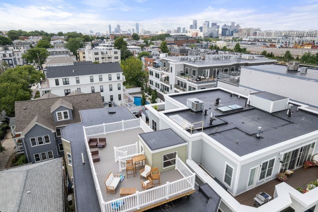 41 Farragut 1, Boston, MA 02127