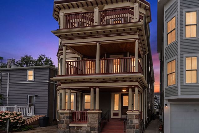 41 Farragut 1, Boston, MA 02127
