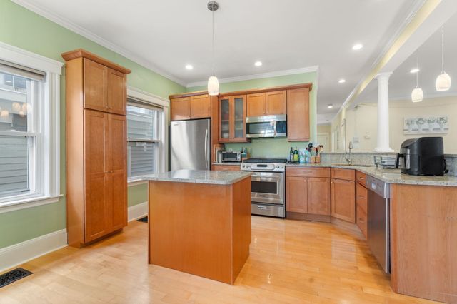 41 Farragut 1, Boston, MA 02127