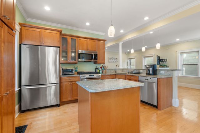 41 Farragut 1, Boston, MA 02127