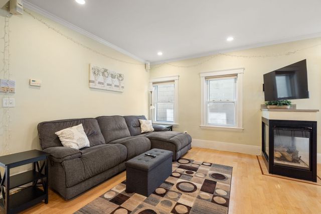 41 Farragut 1, Boston, MA 02127