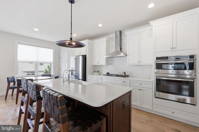 31 SPRING MILL RD, Warminster, PA 18974