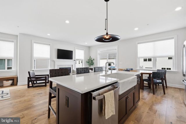 31 SPRING MILL RD, Warminster, PA 18974